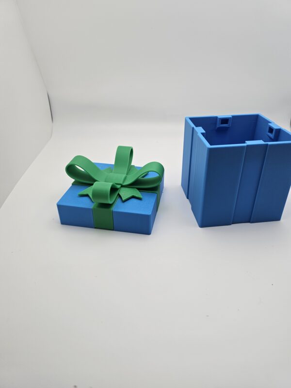 Locking Gift Box a Piece - Image 3